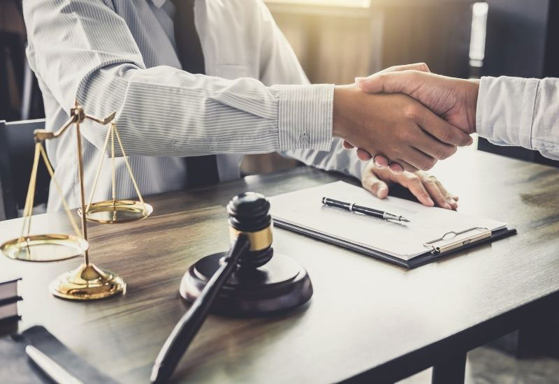 بهترین وکیل در اراک